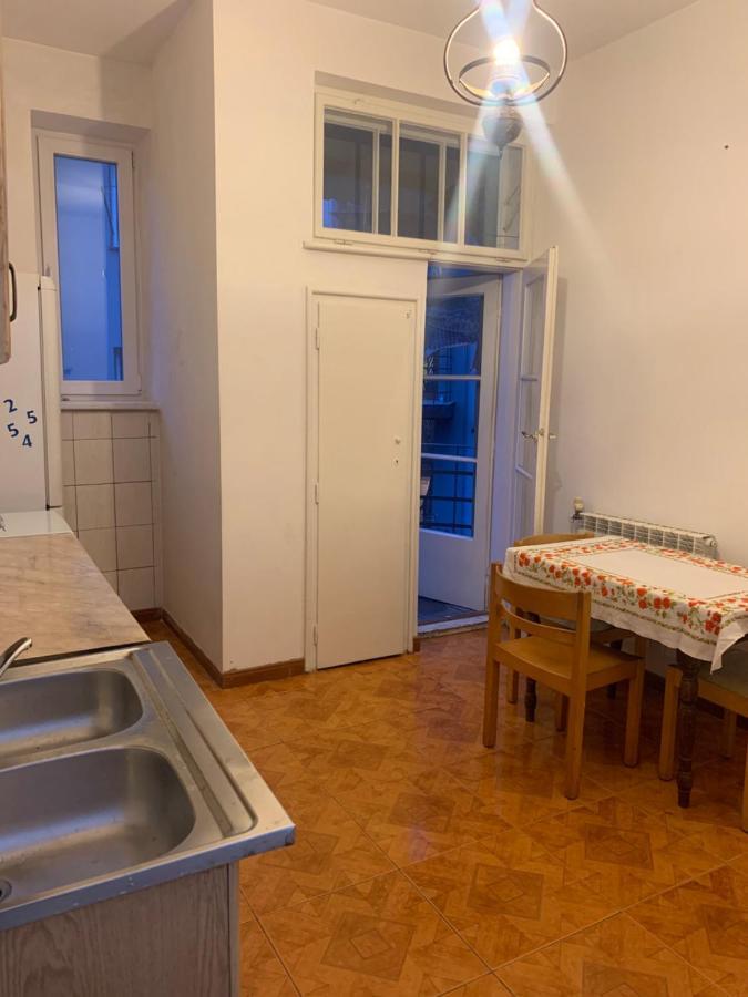 Central Rooms Apartment *